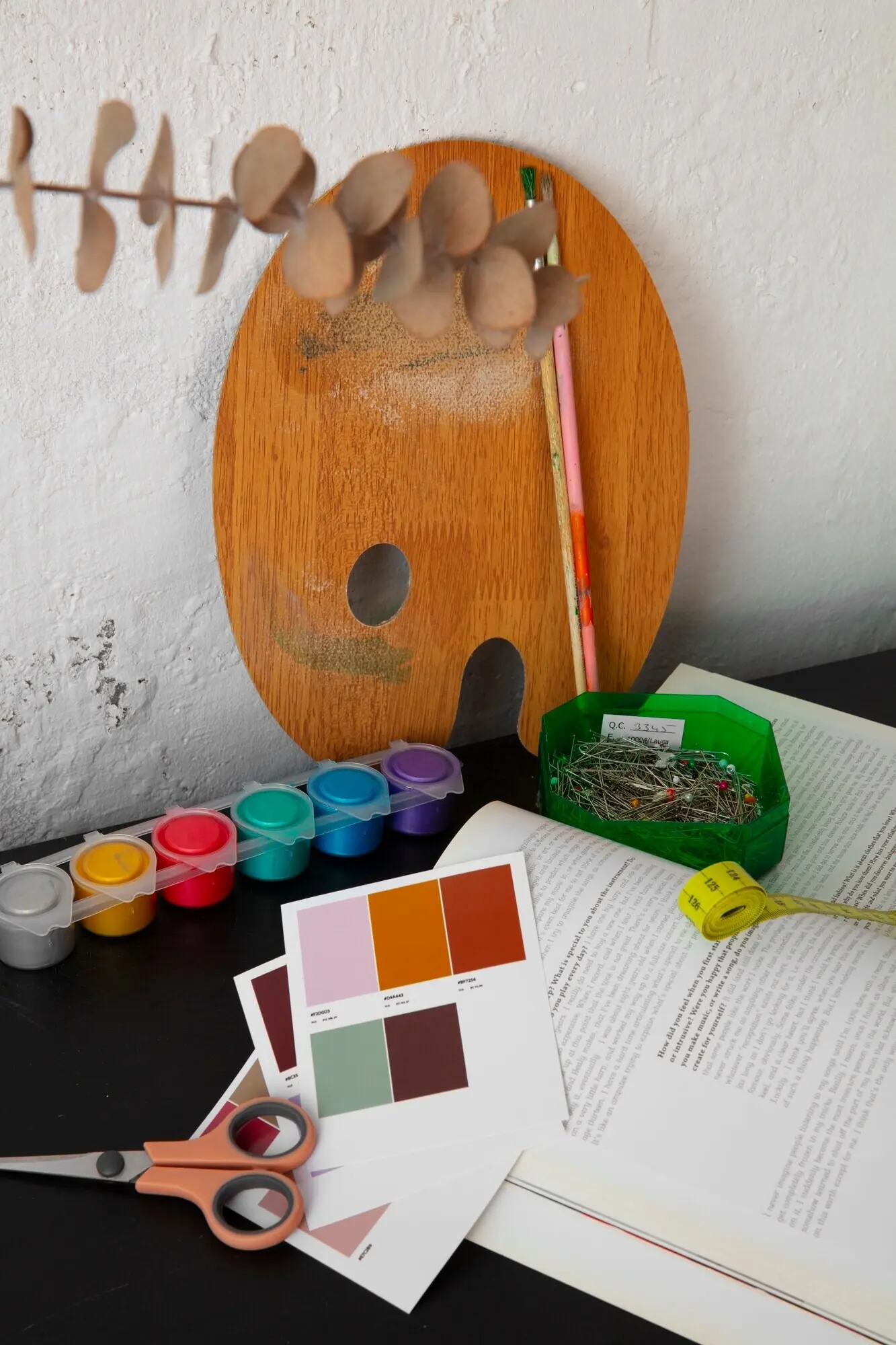 Elemente für das Entwerfen von Mode im Studio