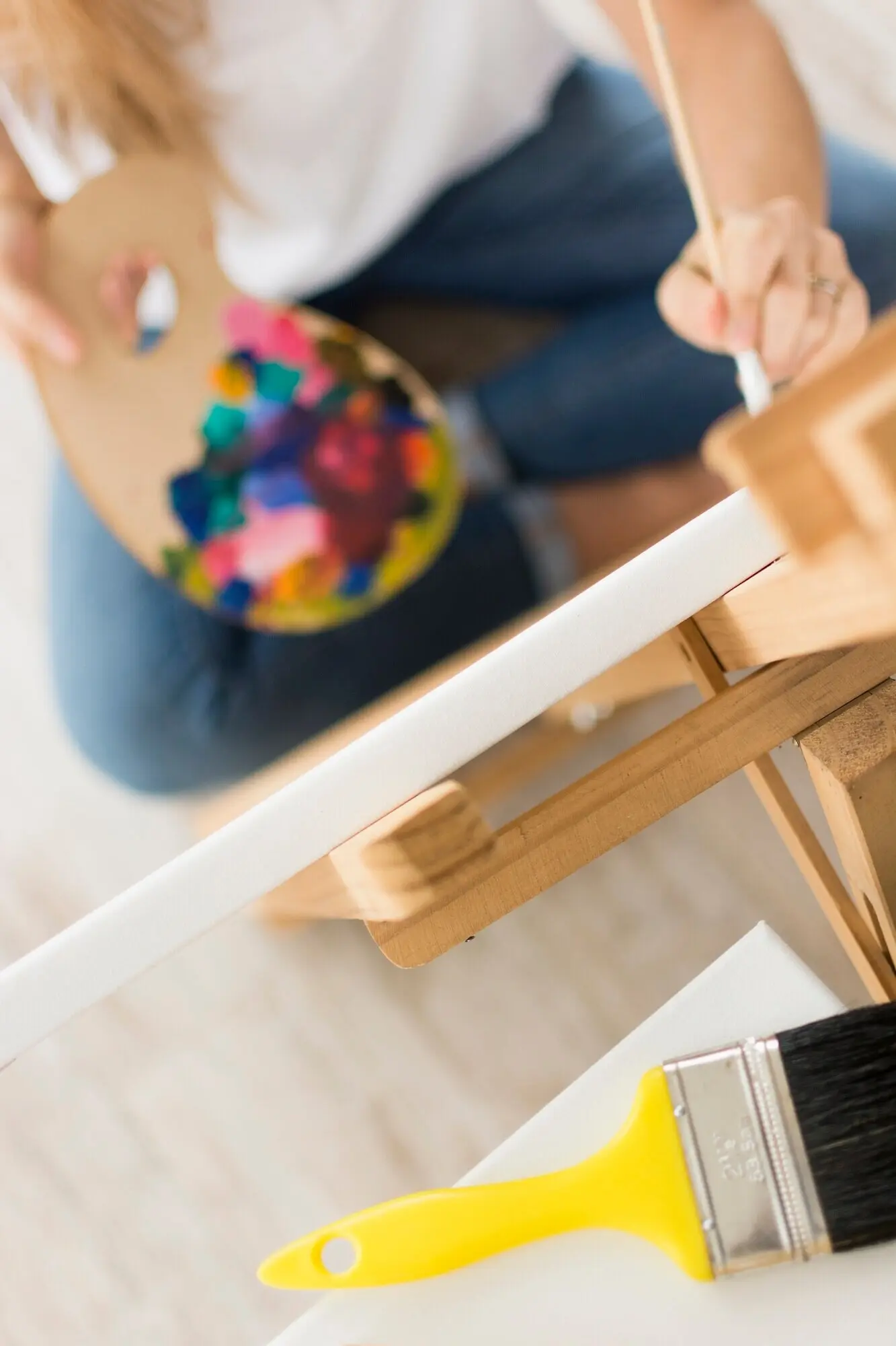 Moderne Malereikomposition mit farbenfrohem Stil